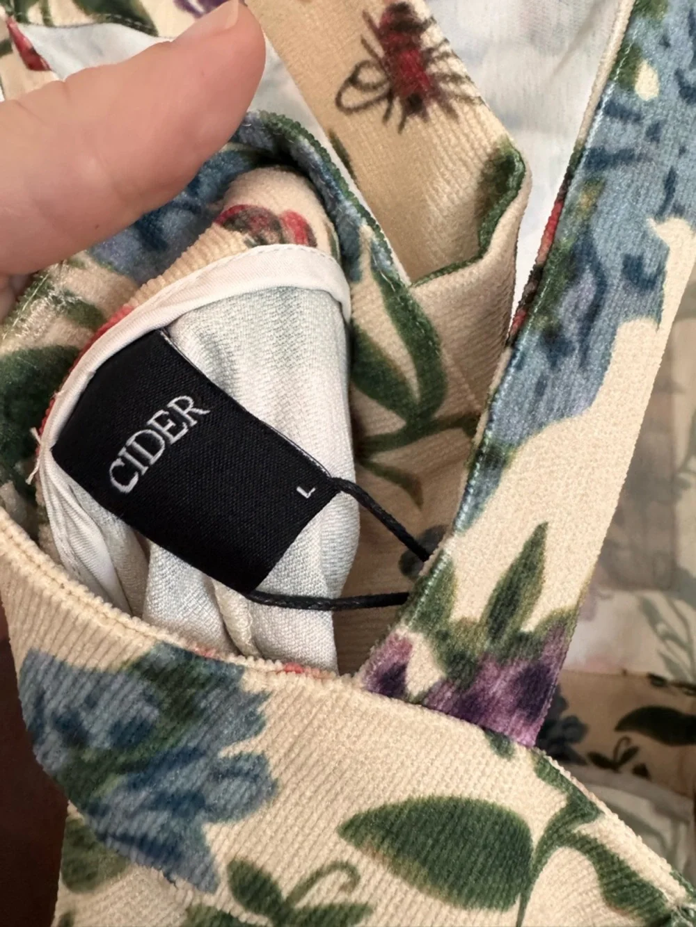 Cider Cream Floral Overall Shorts with Red & Blue Blooms - Picture 4 of 5